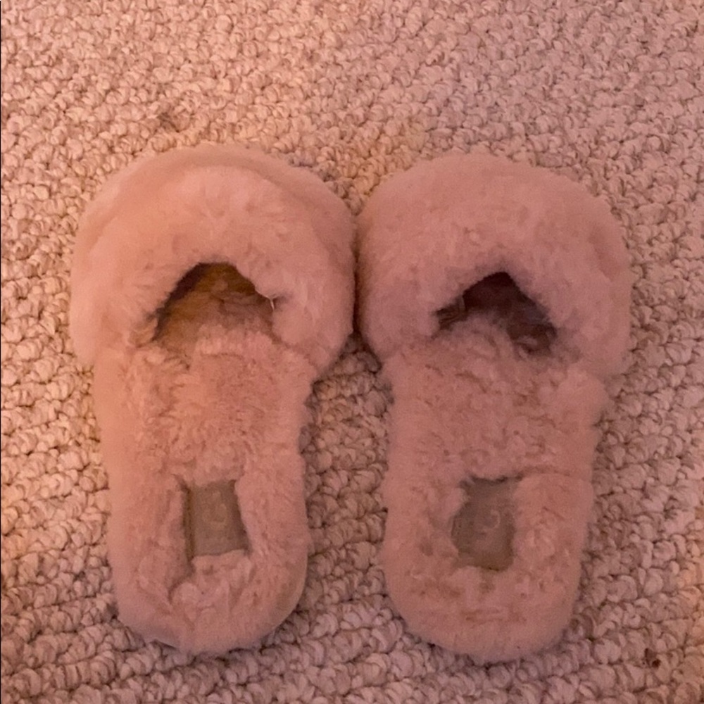 ugg slippers - Picture 3 of 4